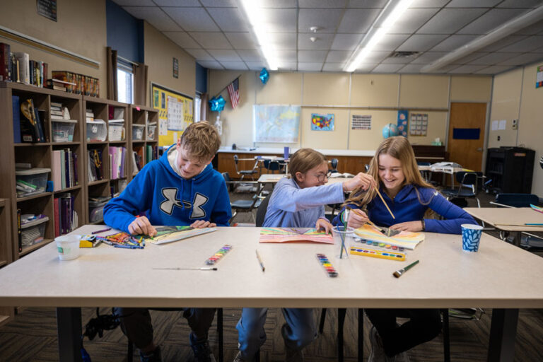 Students drawing and painting art at Salem Lutheran School in Greenfield MN